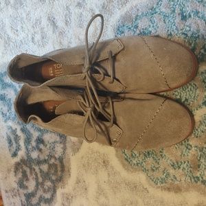 Tom's suede shoes